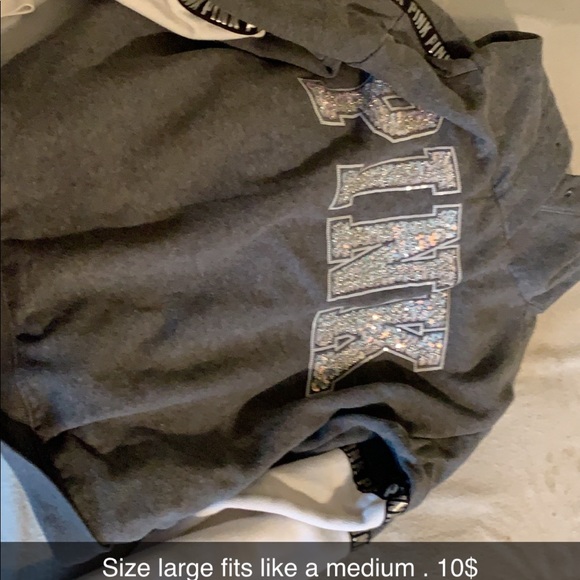 Clothes - Picture 2 of 8